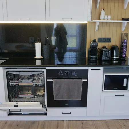 Апартамент Byala Cliff Sea View *